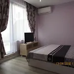 синият залив アパート