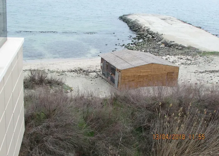 синият залив Поморие